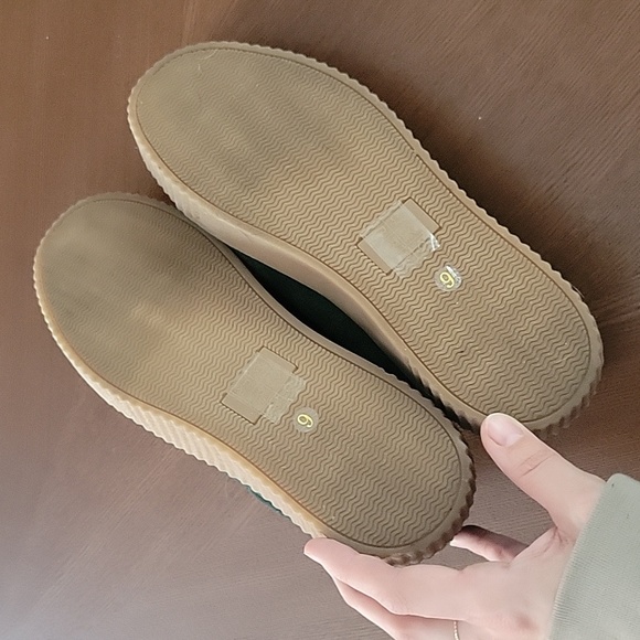 UO Suède Velcro Sneakee - Picture 5 of 6